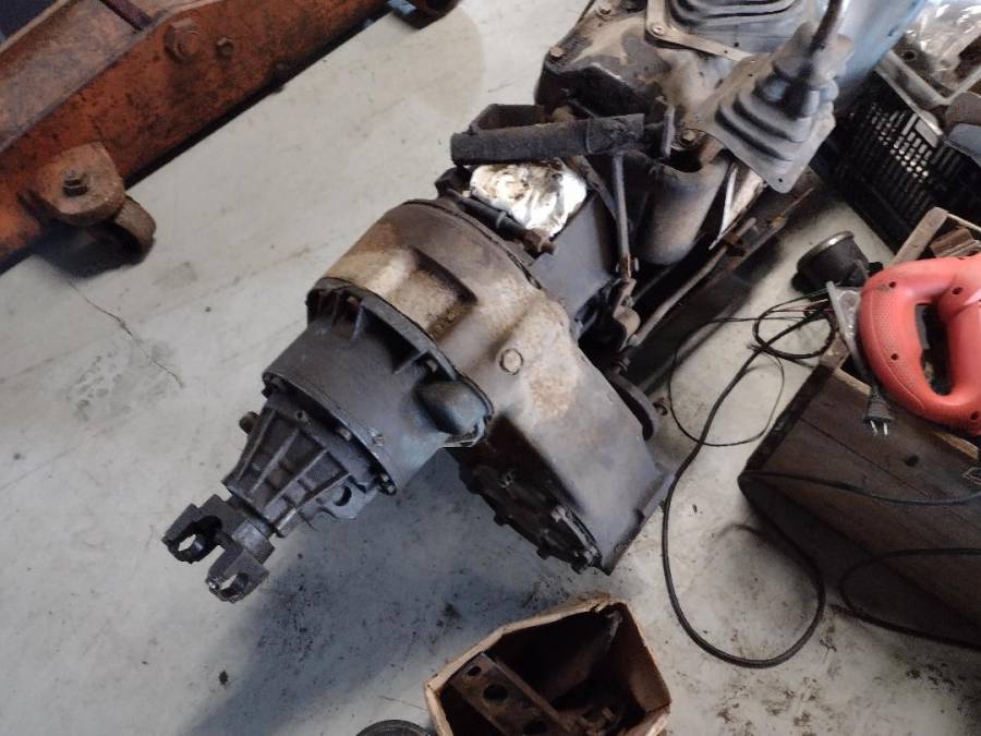 Attached picture 78 4wd transfer case.jpg